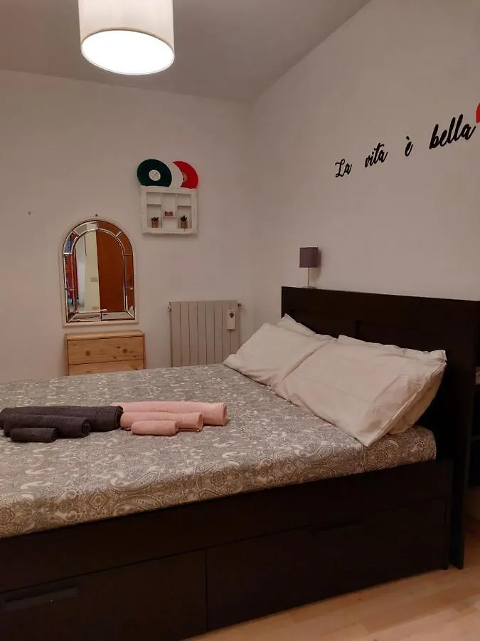 Casa Follie Villa Lorenzana Italy